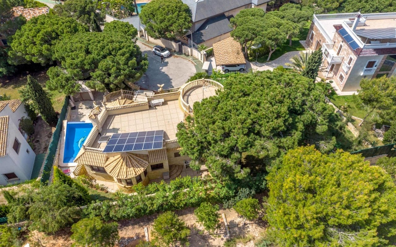 4 sypialnia Willa na sprzedaż w Campoamor z basenem - 1 600 000 € (Ref: 9913722)