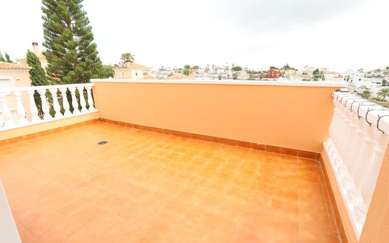 3 Zimmer Villa zu verkaufen in Filipinas mit Pool - 395.000 € (Ref: 9913725)