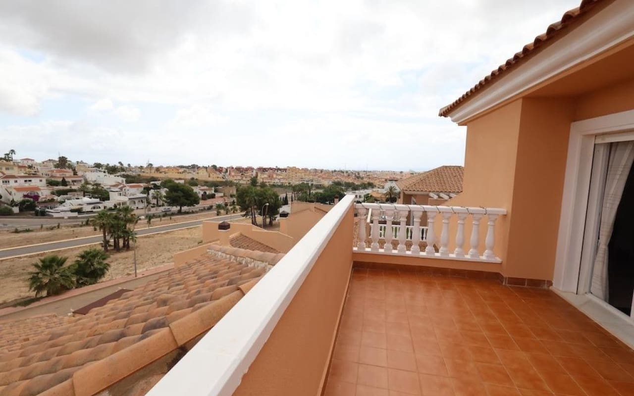 3 Zimmer Villa zu verkaufen in Filipinas mit Pool - 395.000 € (Ref: 9913725)