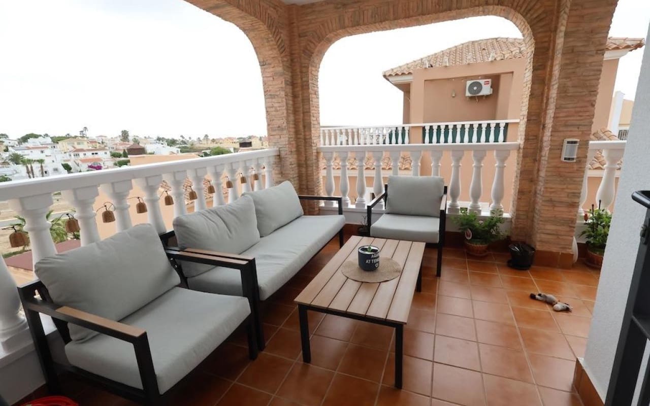 3 Zimmer Villa zu verkaufen in Filipinas mit Pool - 395.000 € (Ref: 9913725)