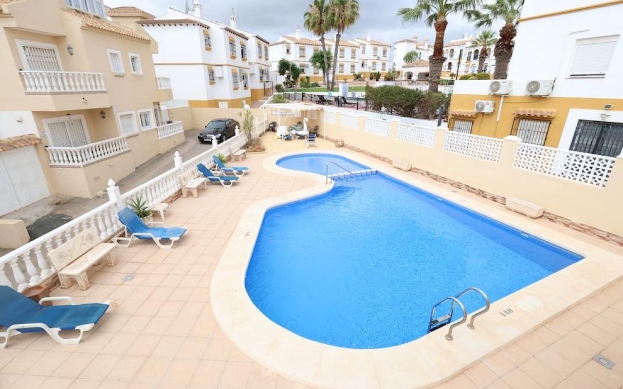 3 Zimmer Villa zu verkaufen in Filipinas mit Pool - 395.000 € (Ref: 9913725)