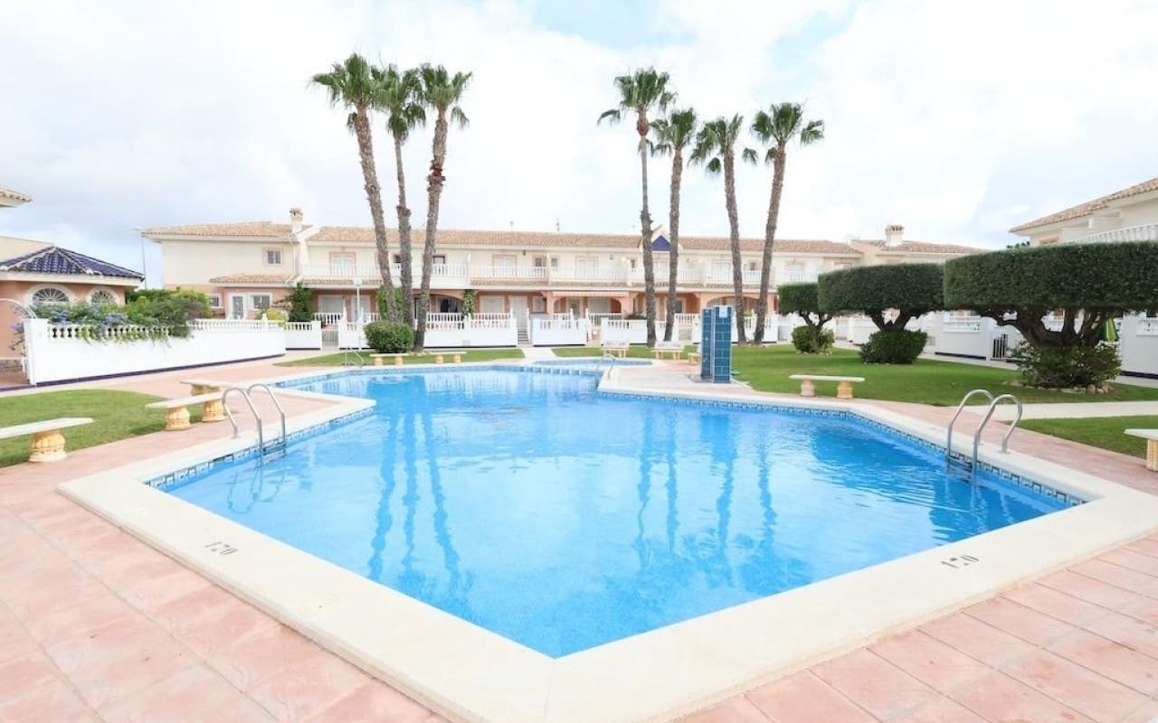Chalet de 5 habitaciones en Doña Pepa en venta con piscina - 340.000 € (Ref: 9913726)