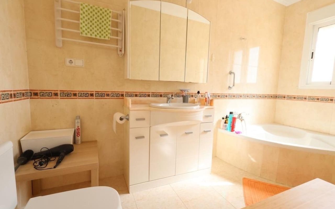 Chalet de 5 habitaciones en Doña Pepa en venta con piscina - 340.000 € (Ref: 9913726)