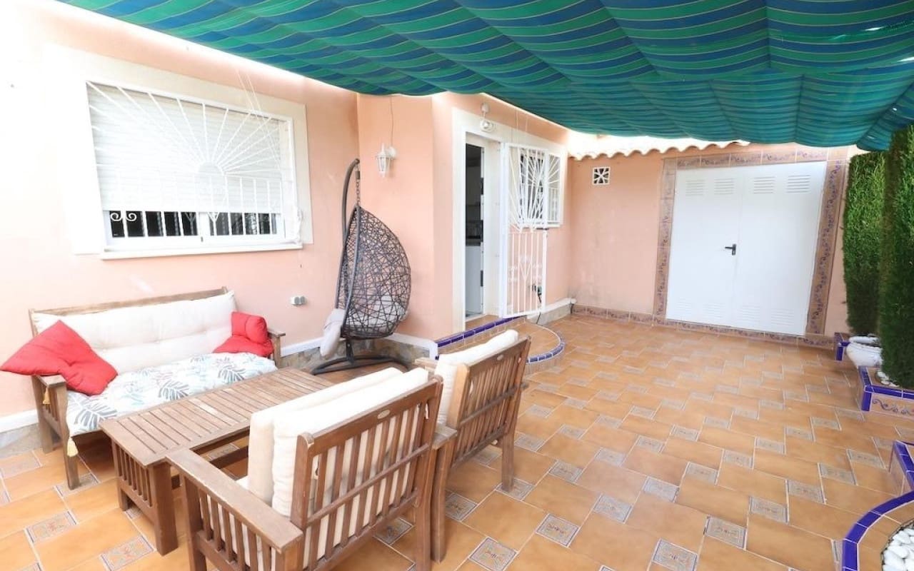 Chalet de 5 habitaciones en Doña Pepa en venta con piscina - 340.000 € (Ref: 9913726)