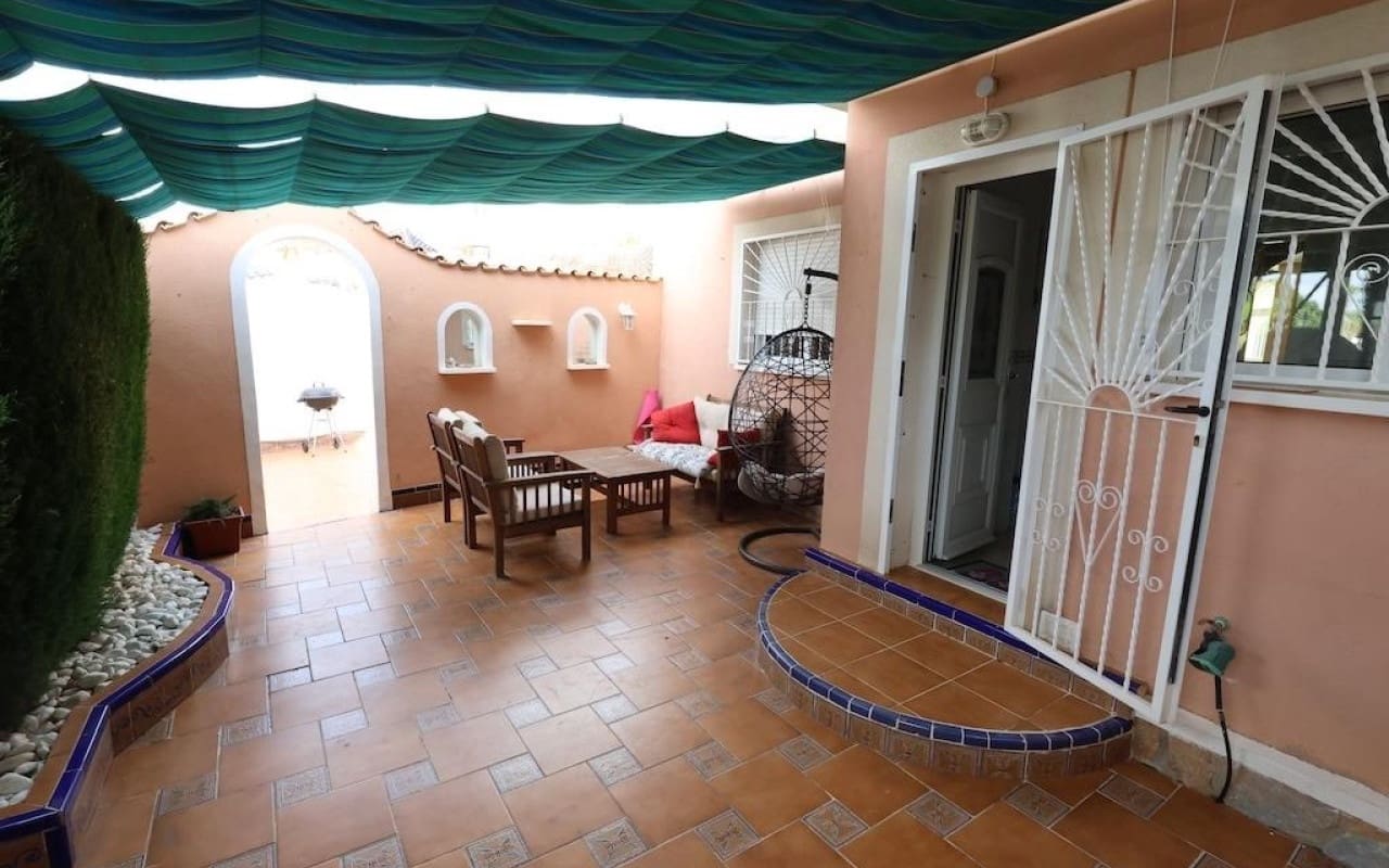Chalet de 5 habitaciones en Doña Pepa en venta con piscina - 340.000 € (Ref: 9913726)
