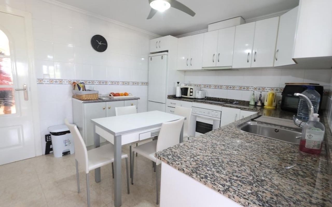 Chalet de 5 habitaciones en Doña Pepa en venta con piscina - 340.000 € (Ref: 9913726)