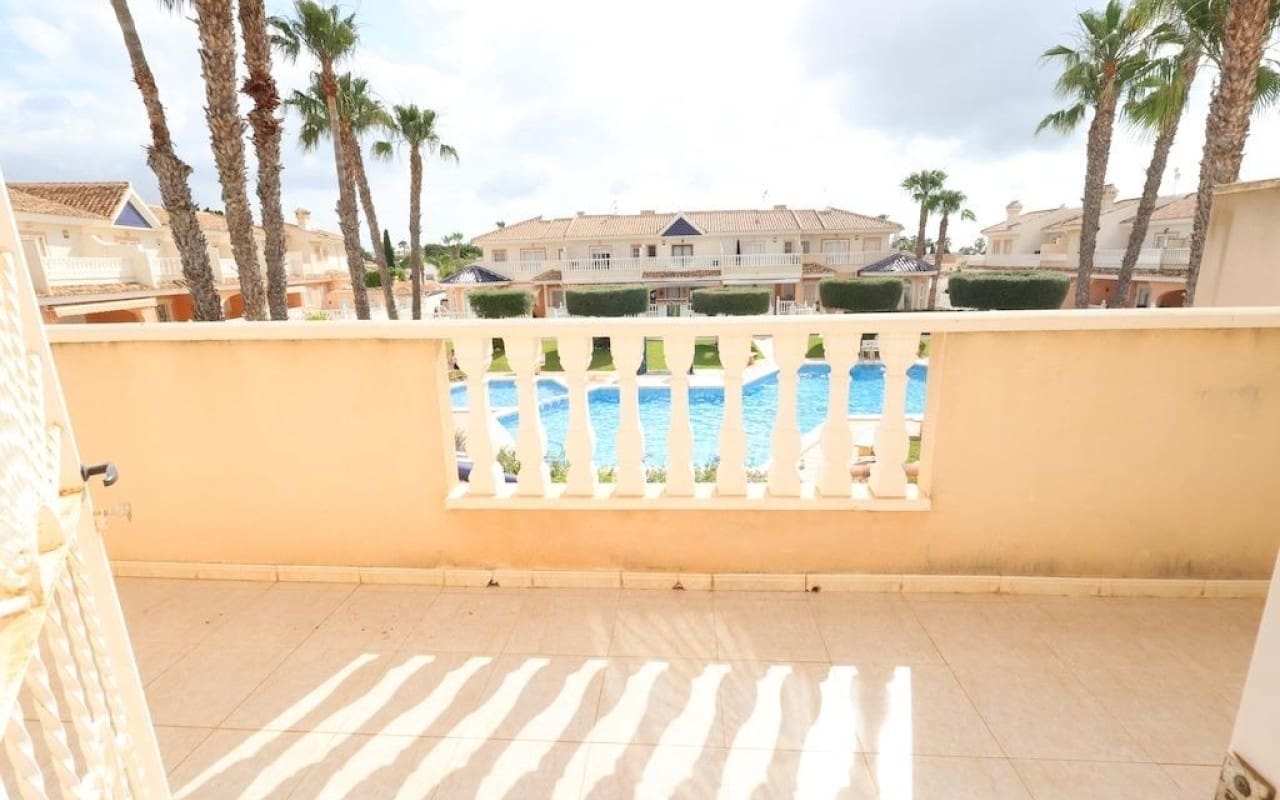 Chalet de 5 habitaciones en Doña Pepa en venta con piscina - 340.000 € (Ref: 9913726)