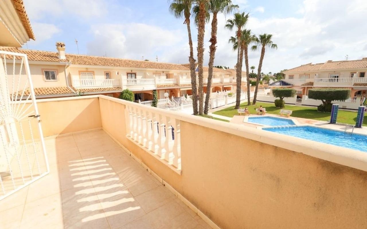 Chalet de 5 habitaciones en Doña Pepa en venta con piscina - 340.000 € (Ref: 9913726)