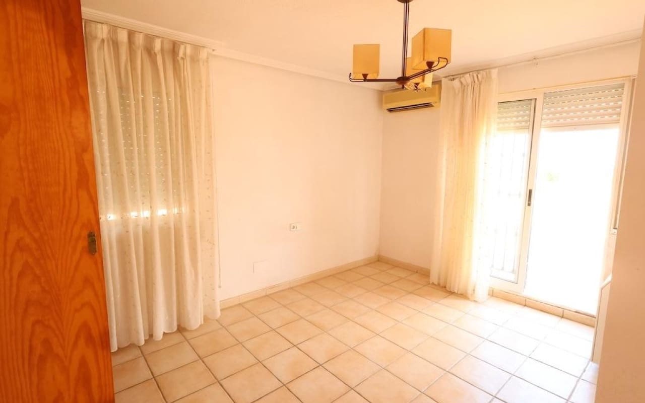 3 quarto Moradia para venda em Los Balcones com piscina - 234 000 € (Ref: 9913727)