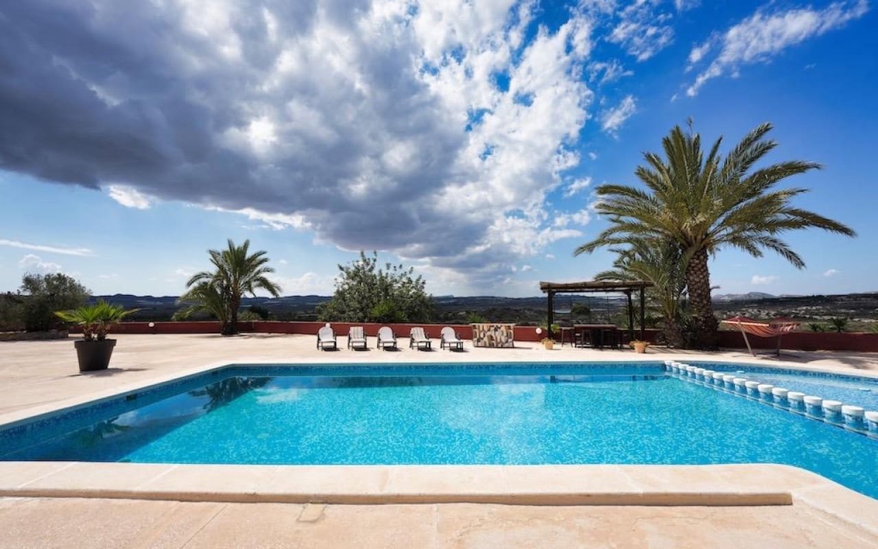 Finca/Casa Rural de 4 habitaciones en Torremendo en venta - 1.750.000 € (Ref: 9913728)