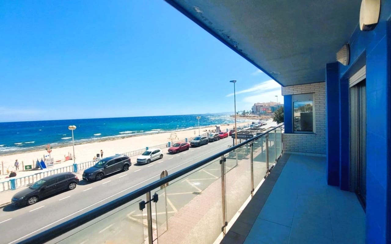 4 chambre Appartement de Plage à vendre à Torrevieja avec piscine - 650 000 € (Ref: 9913730)