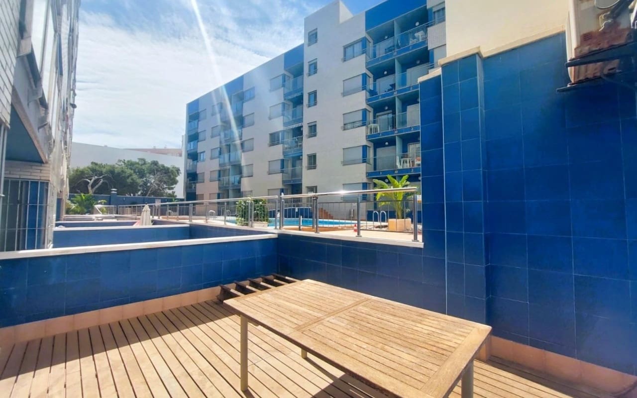 4 chambre Appartement de Plage à vendre à Torrevieja avec piscine - 650 000 € (Ref: 9913730)