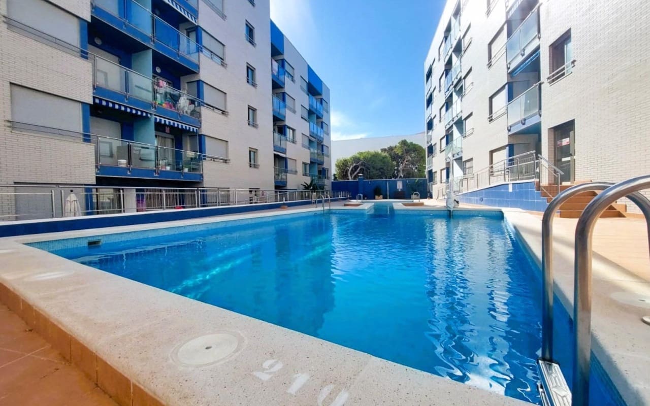 4 chambre Appartement de Plage à vendre à Torrevieja avec piscine - 650 000 € (Ref: 9913730)