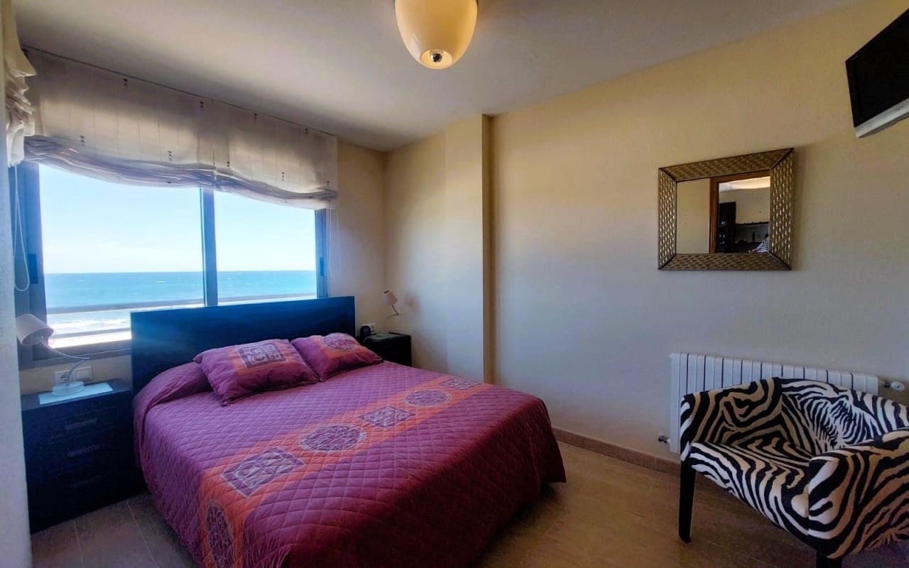 4 chambre Appartement de Plage à vendre à Torrevieja avec piscine - 650 000 € (Ref: 9913730)