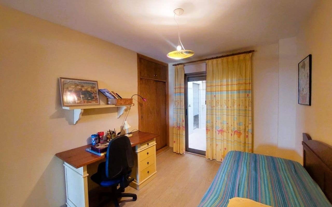 4 chambre Appartement de Plage à vendre à Torrevieja avec piscine - 650 000 € (Ref: 9913730)