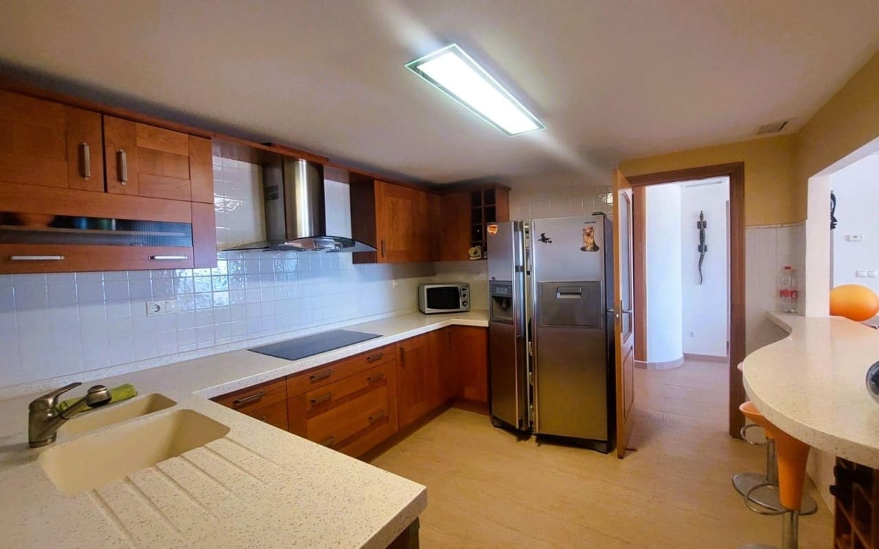 4 chambre Appartement de Plage à vendre à Torrevieja avec piscine - 650 000 € (Ref: 9913730)