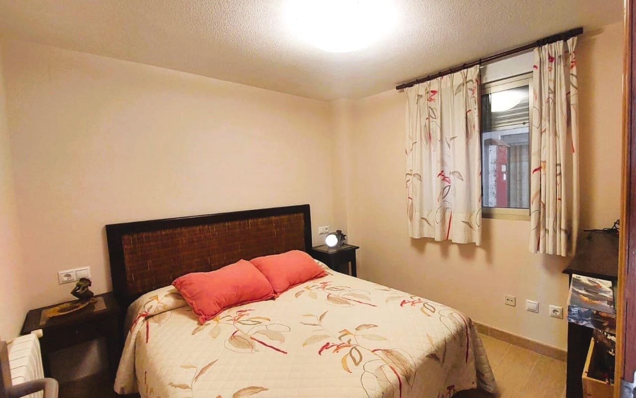 4 chambre Appartement de Plage à vendre à Torrevieja avec piscine - 650 000 € (Ref: 9913730)
