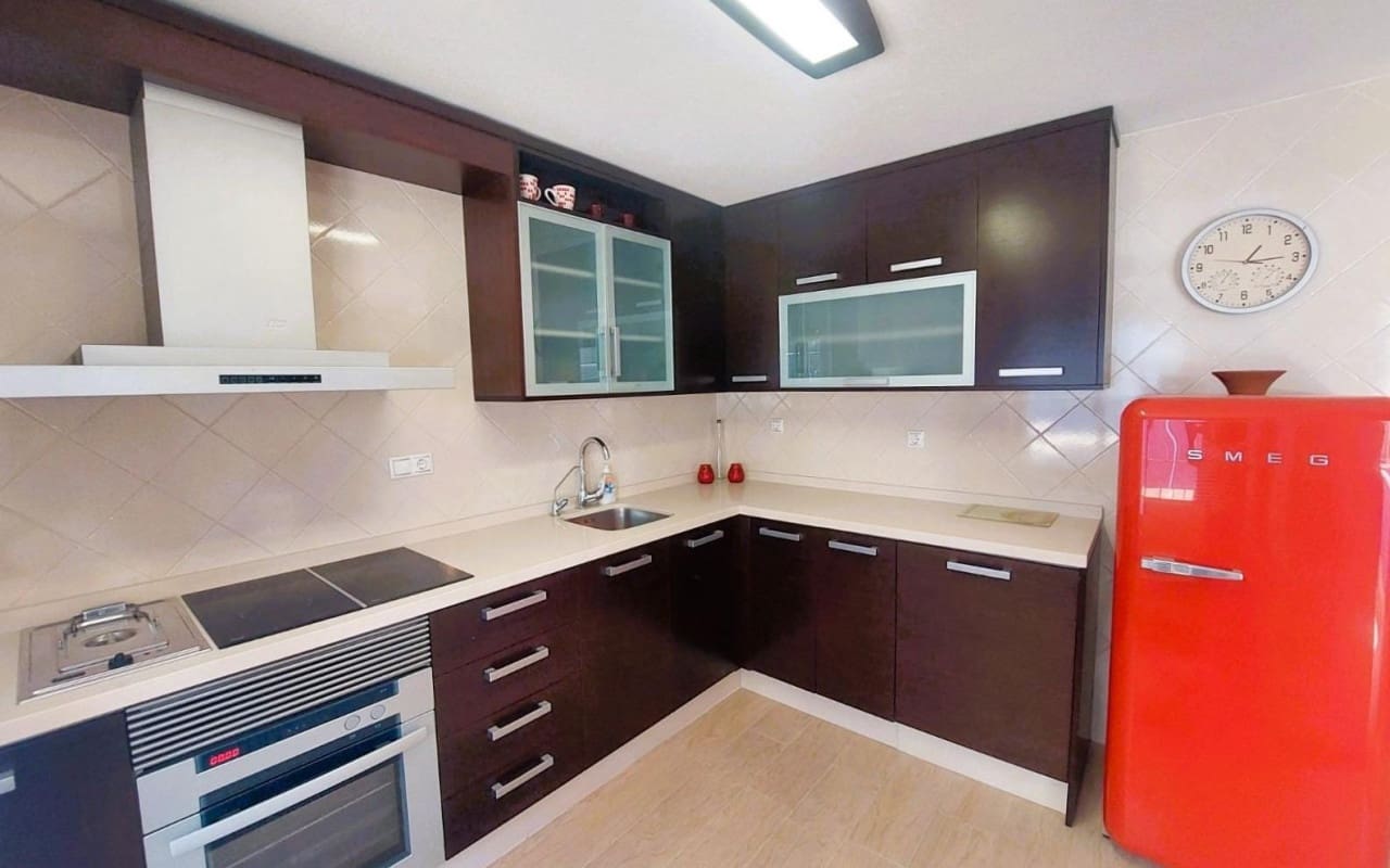 4 chambre Appartement de Plage à vendre à Torrevieja avec piscine - 650 000 € (Ref: 9913730)