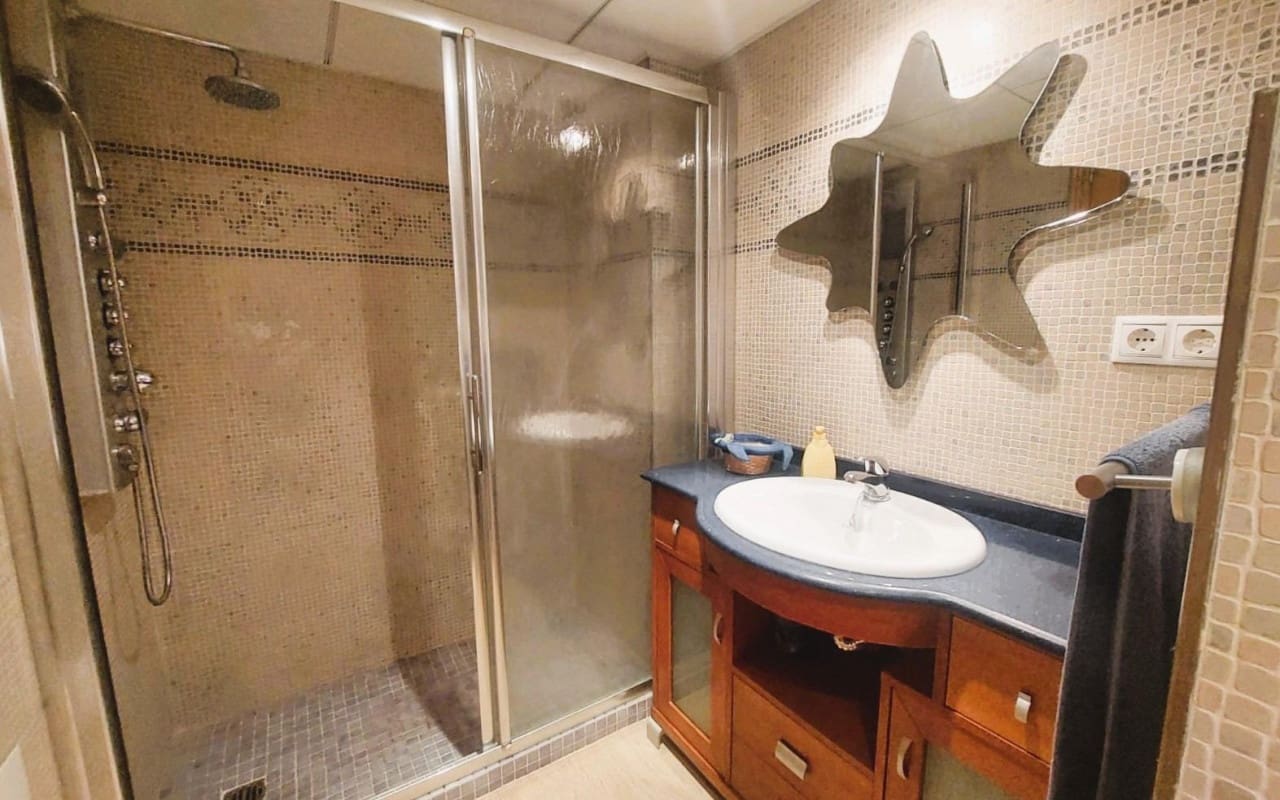 4 chambre Appartement de Plage à vendre à Torrevieja avec piscine - 650 000 € (Ref: 9913730)