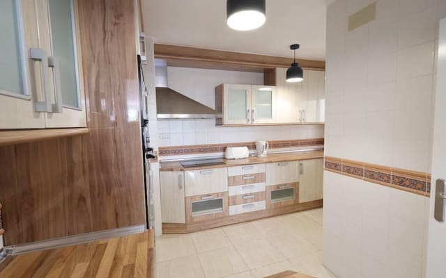3 makuuhuone Huoneisto myytävänä paikassa Centro - Muelle Pesquero, Torrevieja - 299 000 € (Ref: 9913733)