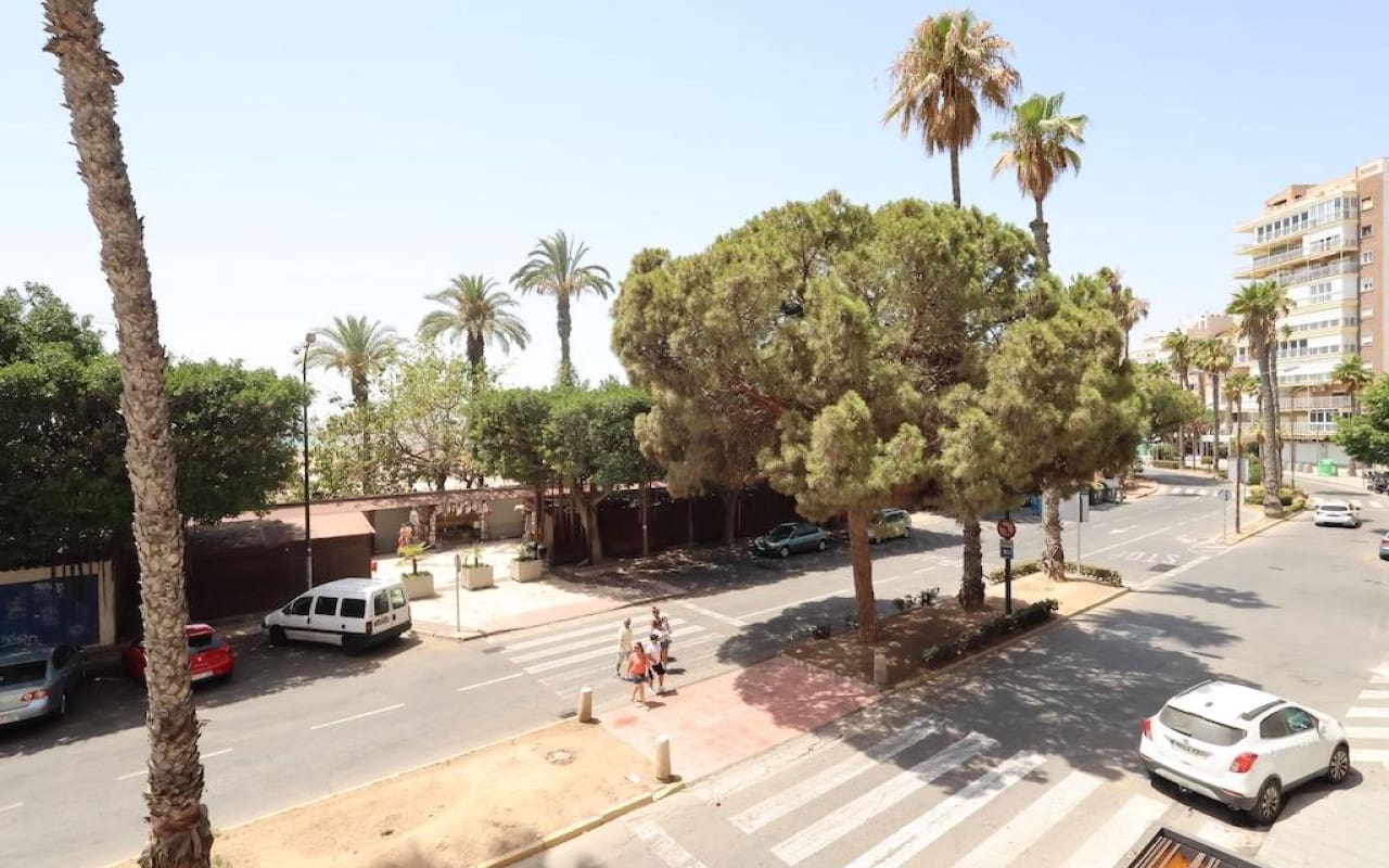 3 makuuhuone Huoneisto myytävänä paikassa Torrevieja - 299 000 € (Ref: 9913733)