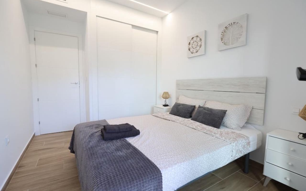 2 Zimmer Apartment zu verkaufen in Villamartin - 270.000 € (Ref: 9913737)