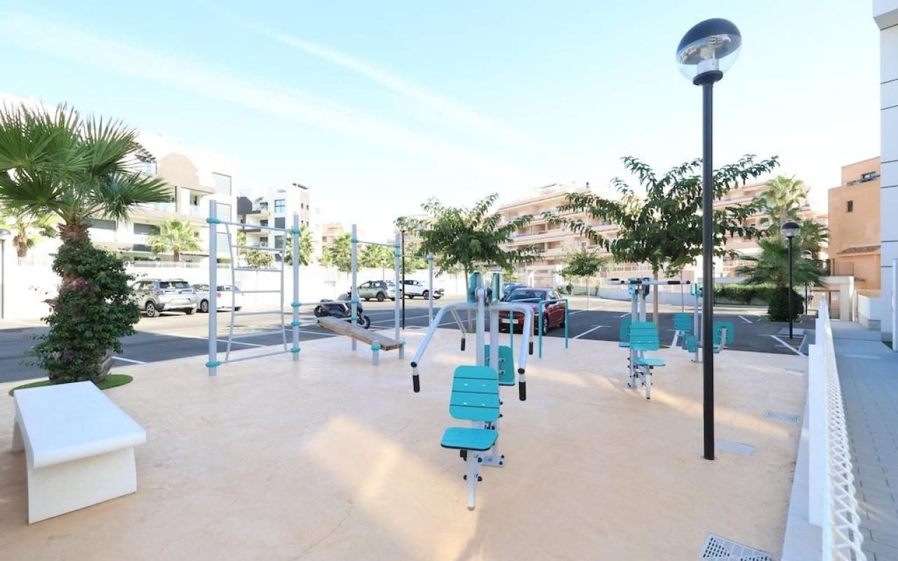 2 Zimmer Apartment zu verkaufen in Villamartin - 270.000 € (Ref: 9913737)