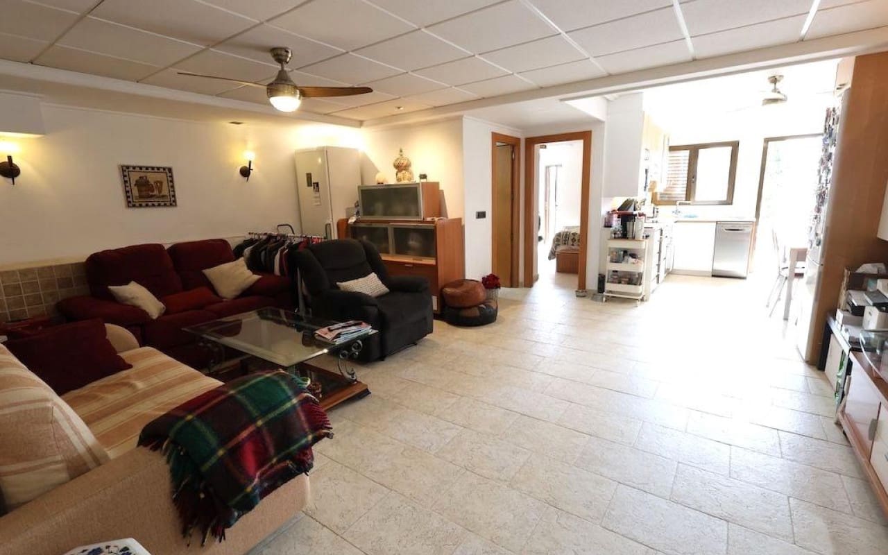 4 slaapkamer Halfvrijstaande villa te koop in Cabo Roig - € 330.000 (Ref: 9913741)