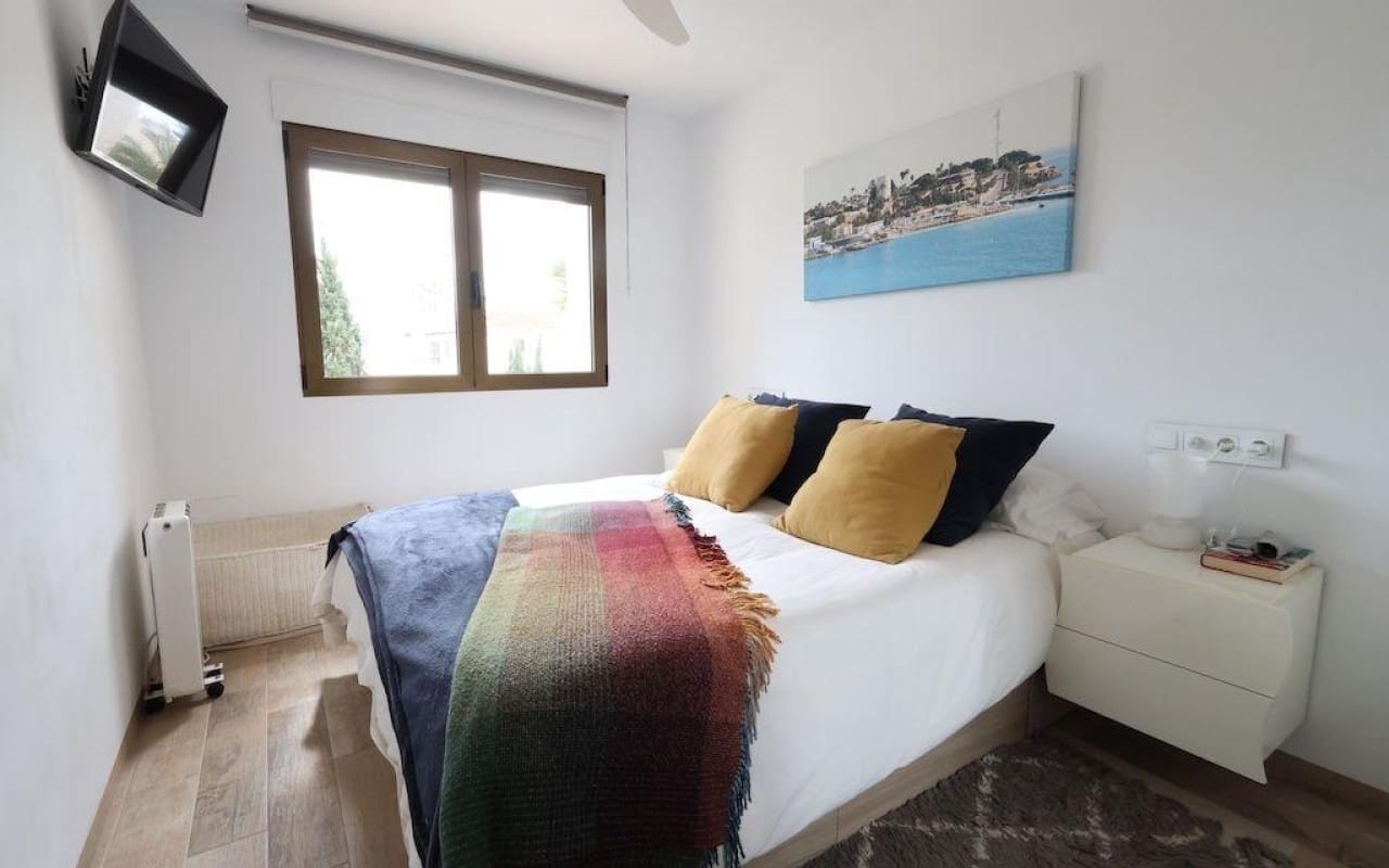 4 slaapkamer Halfvrijstaande villa te koop in Cabo Roig - € 330.000 (Ref: 9913741)