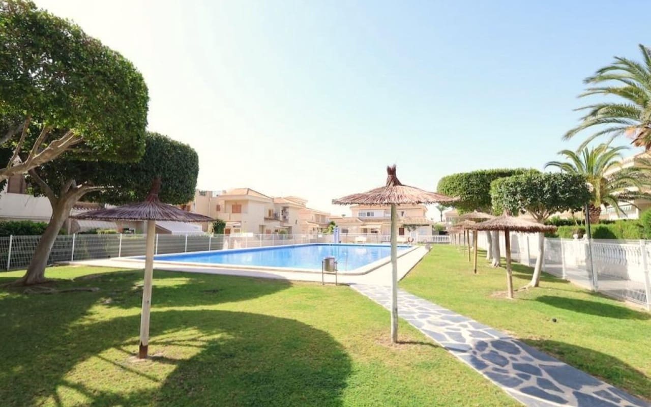 2 quarto Apartamento para venda em Playa Flamenca com piscina - 174 000 € (Ref: 9913744)