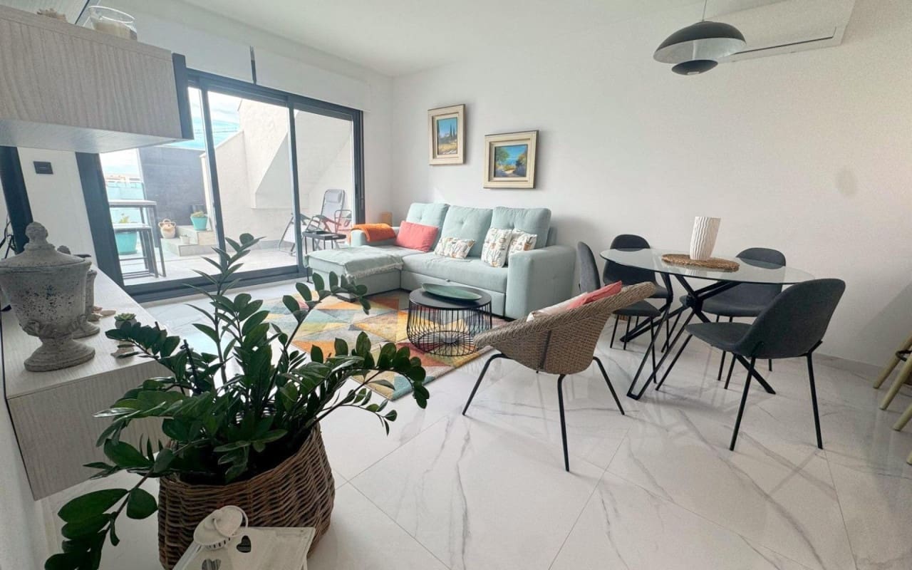 2 Zimmer Penthouse zu verkaufen in El Raso mit Pool - 288.000 € (Ref: 9913747)