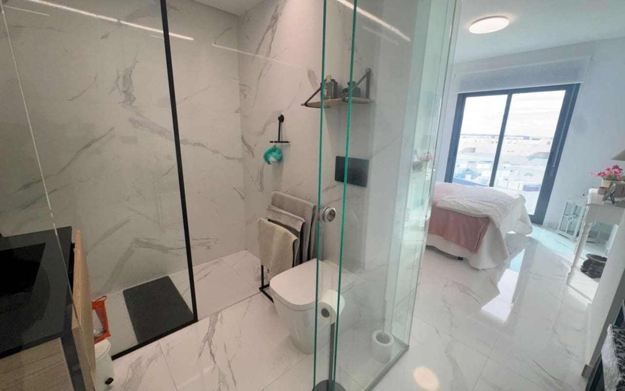 2 Zimmer Penthouse zu verkaufen in El Raso mit Pool - 288.000 € (Ref: 9913747)