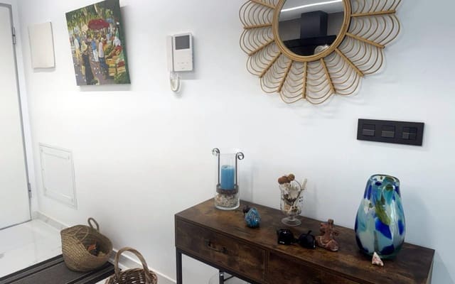 2 Zimmer Penthouse zu verkaufen in El Raso, Guardamar del Segura mit Pool - 288.000 € (Ref: 9913747)