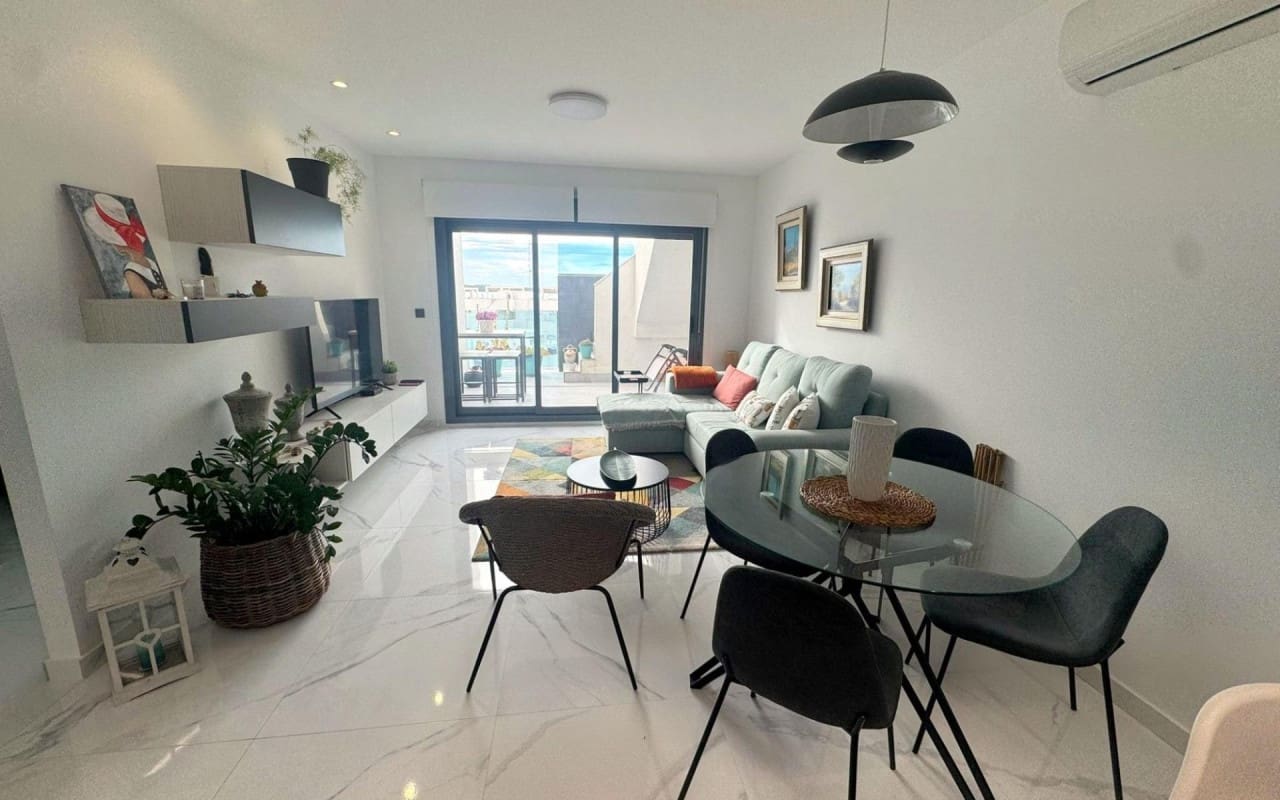 2 Zimmer Penthouse zu verkaufen in El Raso mit Pool - 288.000 € (Ref: 9913747)