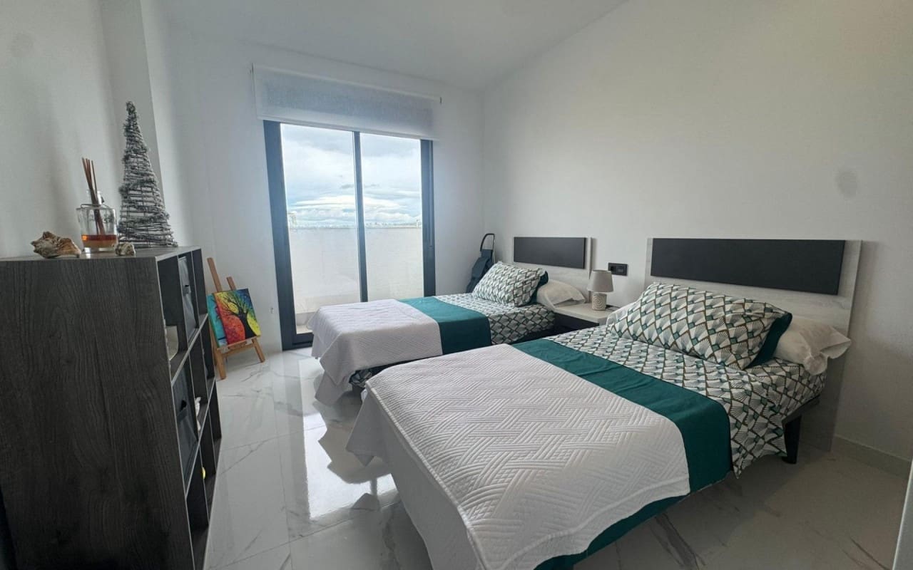 2 Zimmer Penthouse zu verkaufen in El Raso mit Pool - 288.000 € (Ref: 9913747)