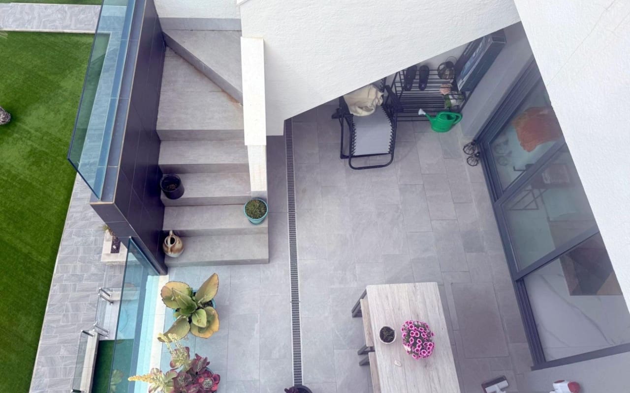 2 Zimmer Penthouse zu verkaufen in El Raso mit Pool - 288.000 € (Ref: 9913747)