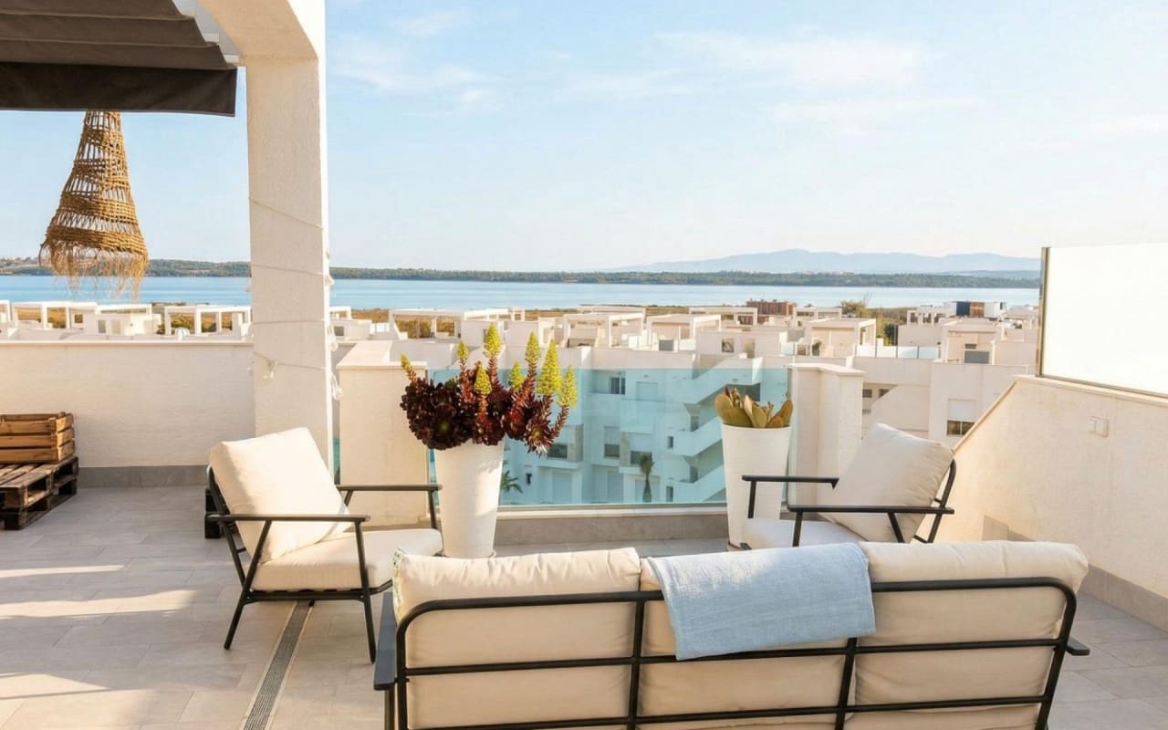 2 Zimmer Penthouse zu verkaufen in El Raso mit Pool - 288.000 € (Ref: 9913747)