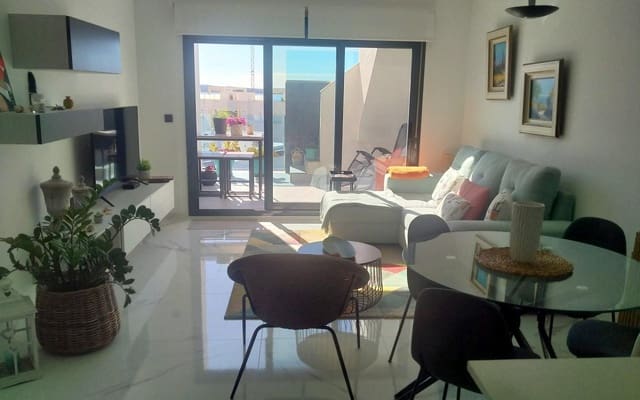 2 Zimmer Penthouse zu verkaufen in El Raso, Guardamar del Segura mit Pool - 288.000 € (Ref: 9913747)