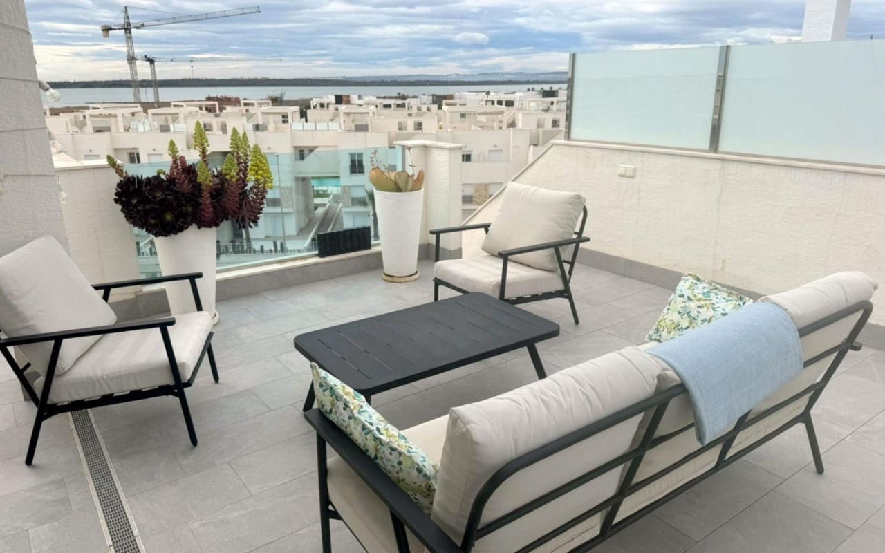 2 Zimmer Penthouse zu verkaufen in El Raso mit Pool - 288.000 € (Ref: 9913747)