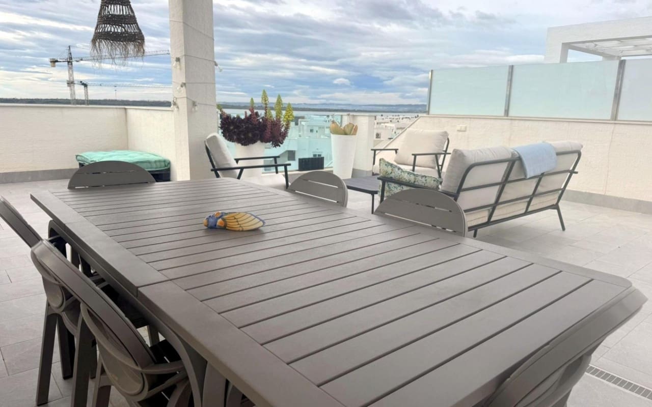 2 Zimmer Penthouse zu verkaufen in El Raso mit Pool - 288.000 € (Ref: 9913747)