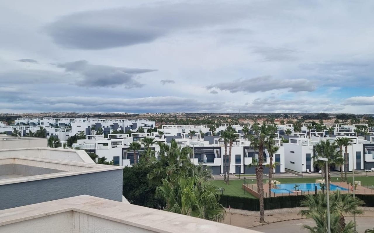 2 Zimmer Penthouse zu verkaufen in El Raso mit Pool - 288.000 € (Ref: 9913747)