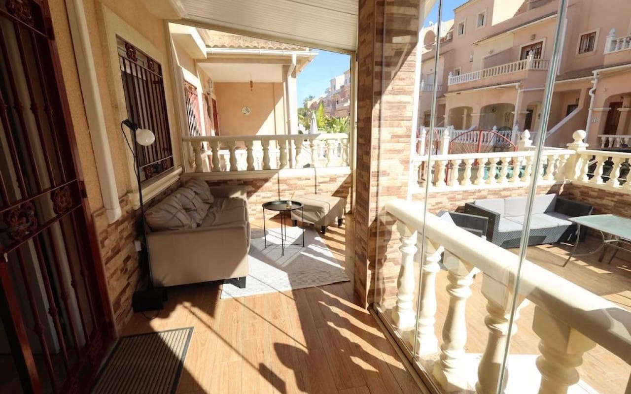 3 Zimmer Haus zu verkaufen in La Zenia mit Pool - 285.000 € (Ref: 9913751)