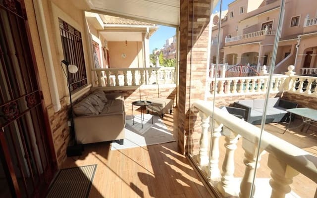 3 Zimmer Haus zu verkaufen in La Zenia, Orihuela mit Pool - 285.000 € (Ref: 9913751)