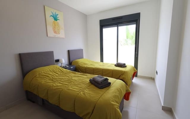 2 chambre Bungalow à vendre à El Raso, Guardamar del Segura avec piscine - 255 000 € (Ref: 9913755)