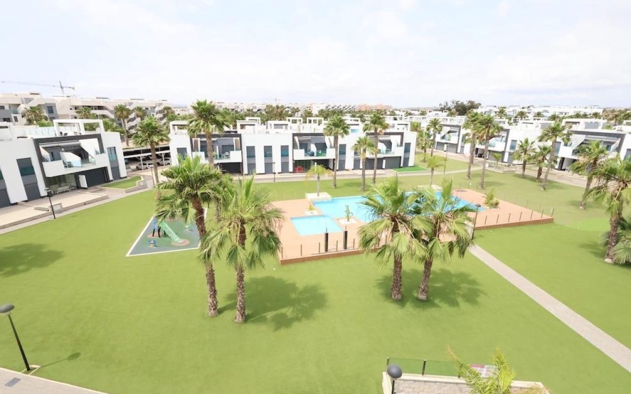 2 chambre Maison de Ville à vendre à El Raso avec piscine - 255 000 € (Ref: 9913755)