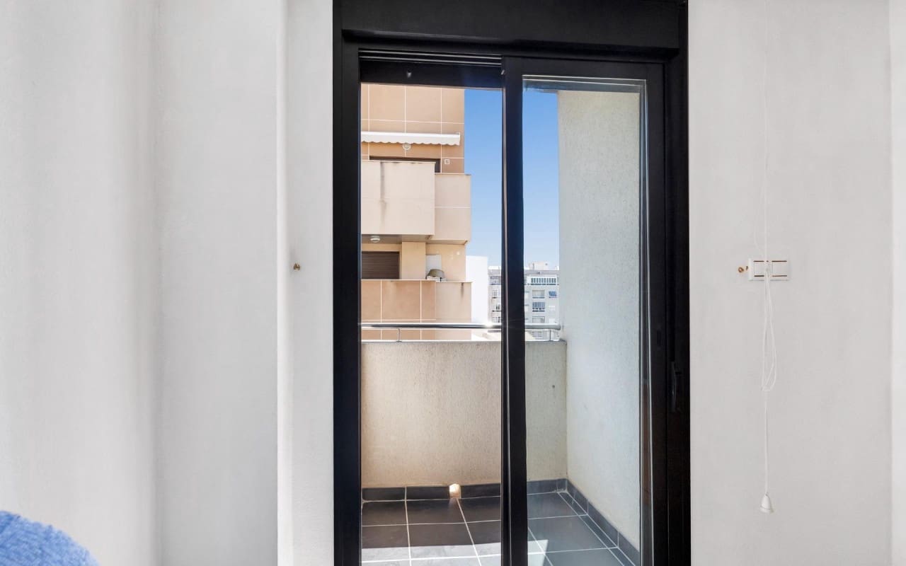 2 sypialnia Apartament na sprzedaż w Torrevieja - 139 900 € (Ref: 9913756)