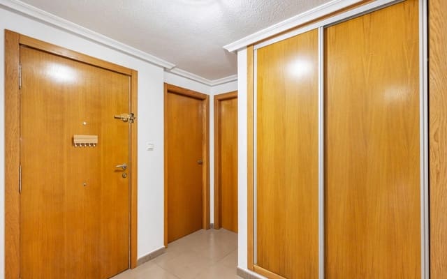 2 bedroom Apartment for sale in Las Piscinas Naturales, Torrevieja - € 139,900 (Ref: 9913756)