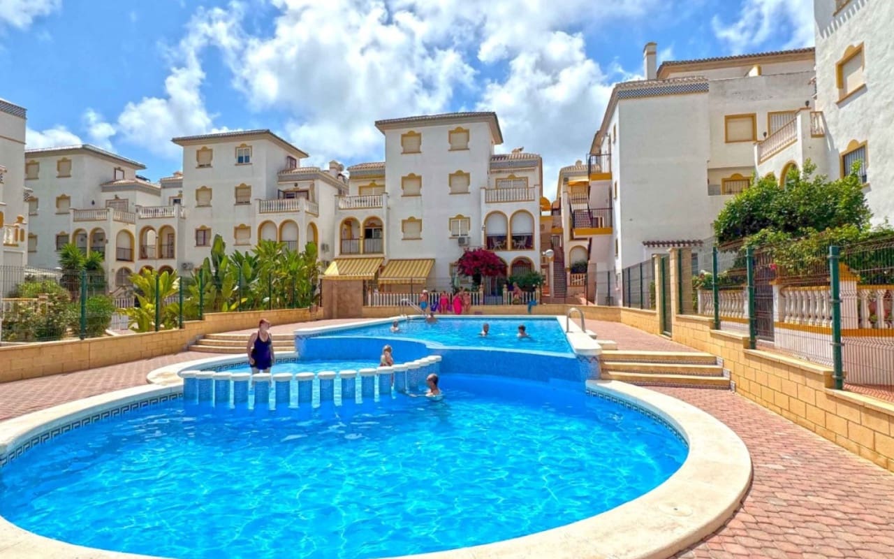 3 bedroom Townhouse for sale in La Mata with pool - € 269,000 (Ref: 9927836)