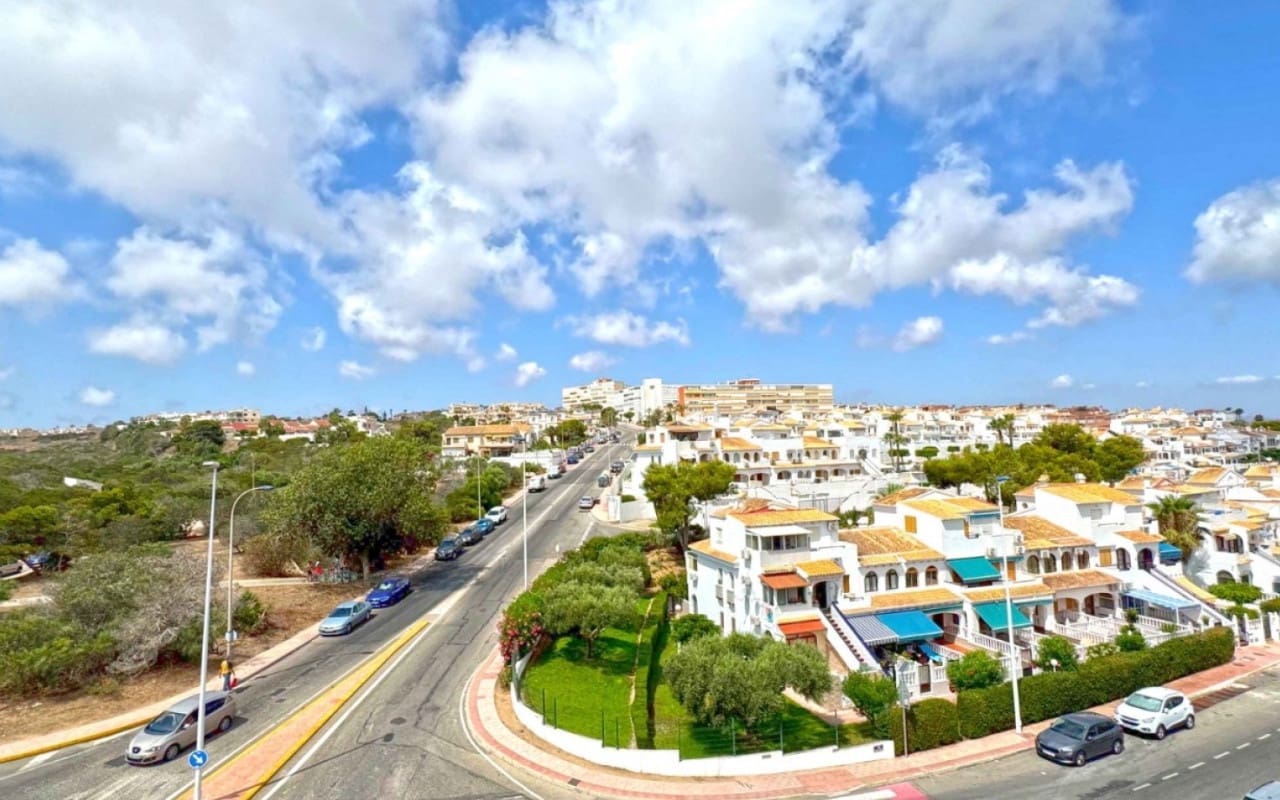 3 bedroom Townhouse for sale in La Mata with pool - € 269,000 (Ref: 9927836)