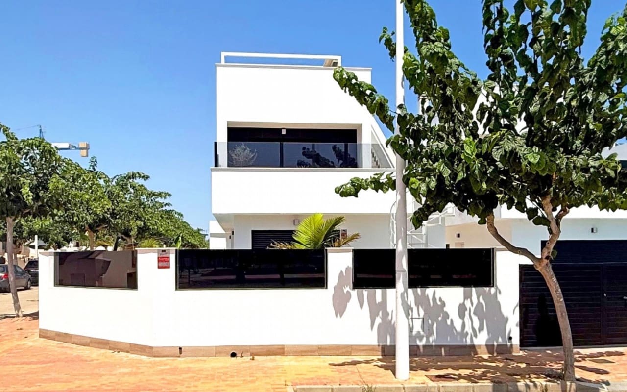 2 Zimmer Villa zu verkaufen in San Pedro del Pinatar mit Pool - 495.000 € (Ref: 9927837)